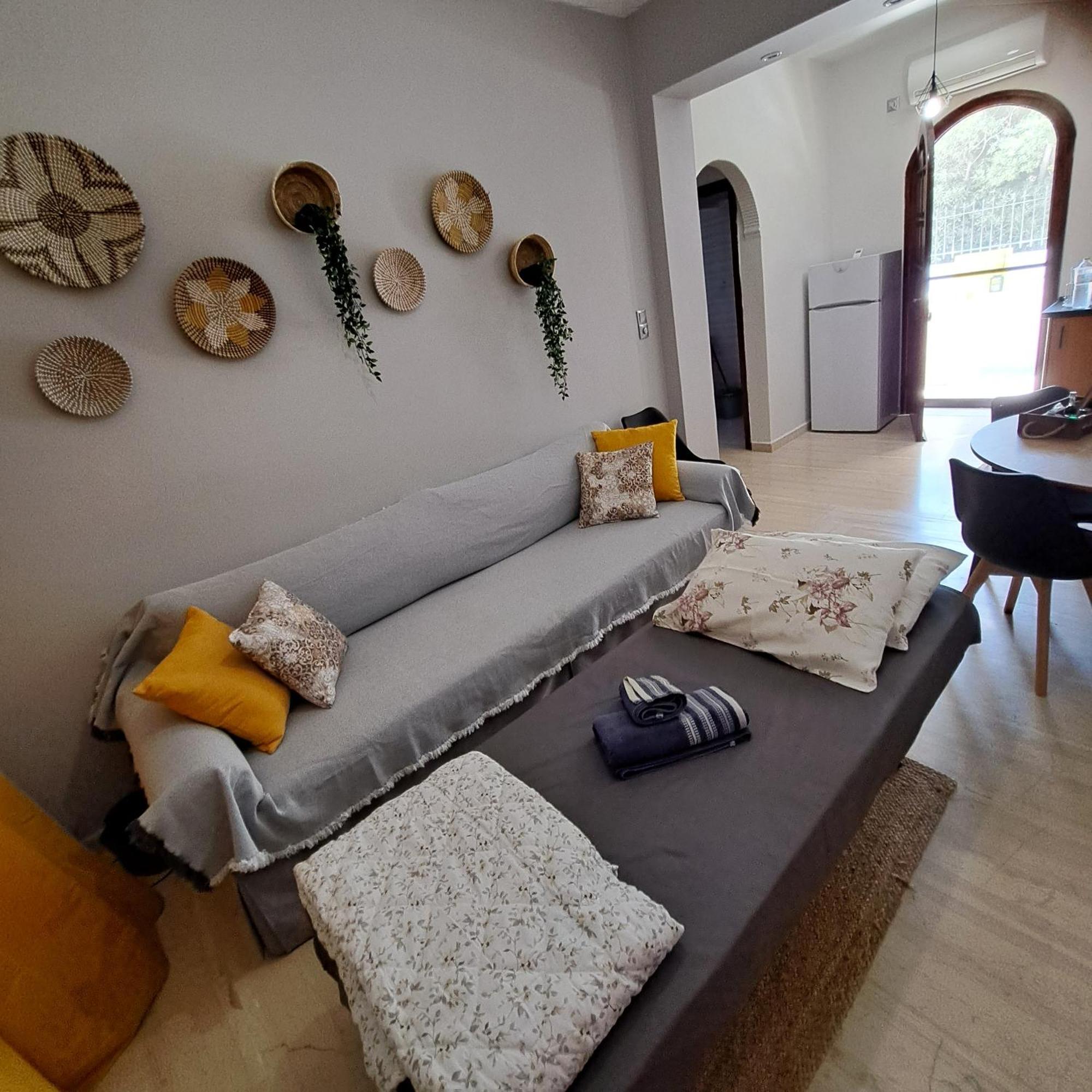 Ξενώνας Vasiliki Vathí Exterior foto
